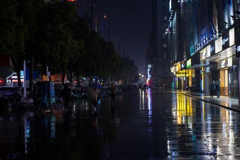 晚上下大雨|为什么下雨大多是在晚上？